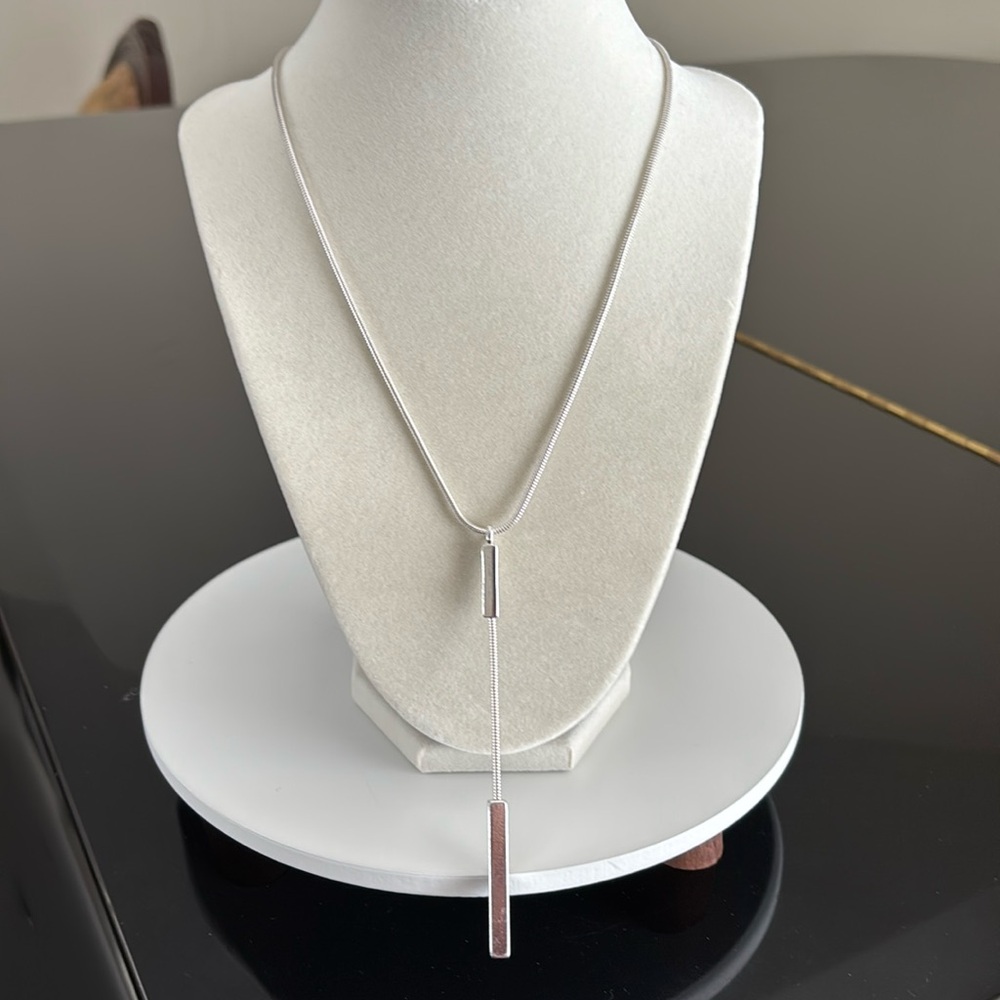 🤍 NWT Chico”s  Elva silver necklace 🤍